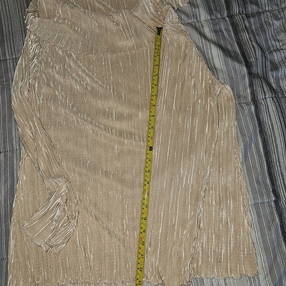 Maggie Sweet Women's Beige Pleated Long Sleeve Blouse Size L Pullover Boat Neck - Picture 10 of 13